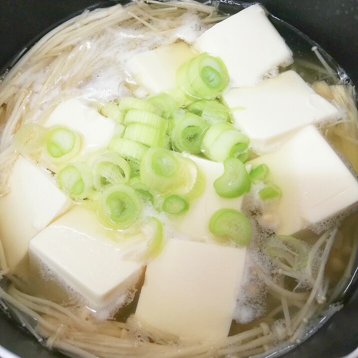 えのきたっぷりの湯豆腐